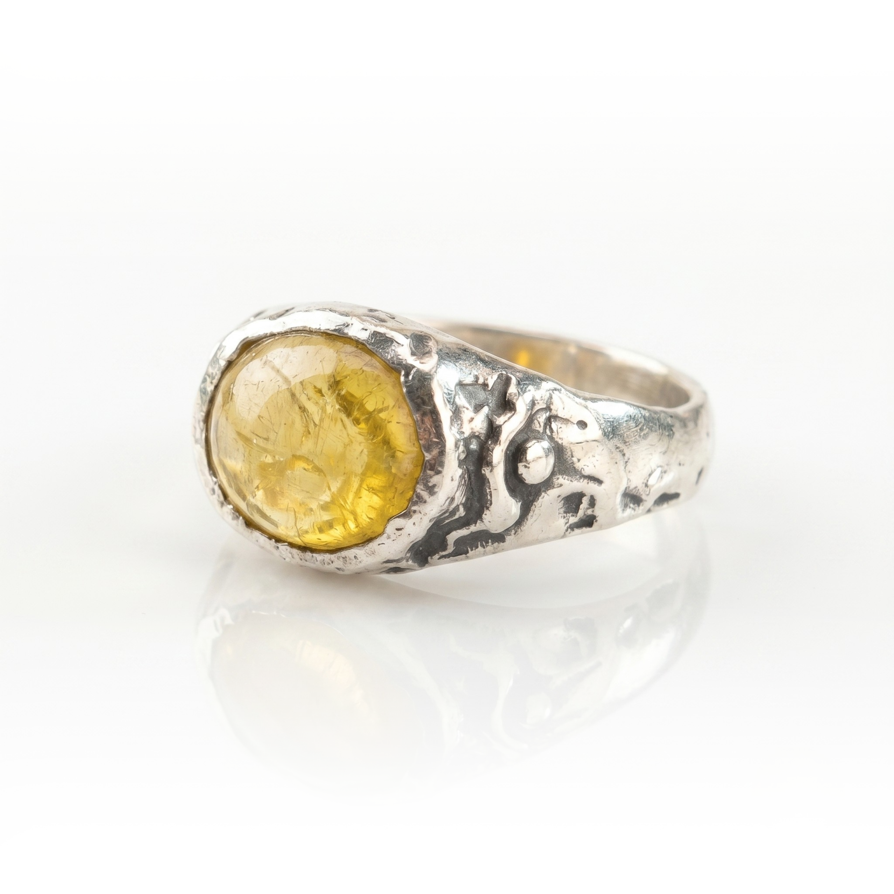 Heliora Ring