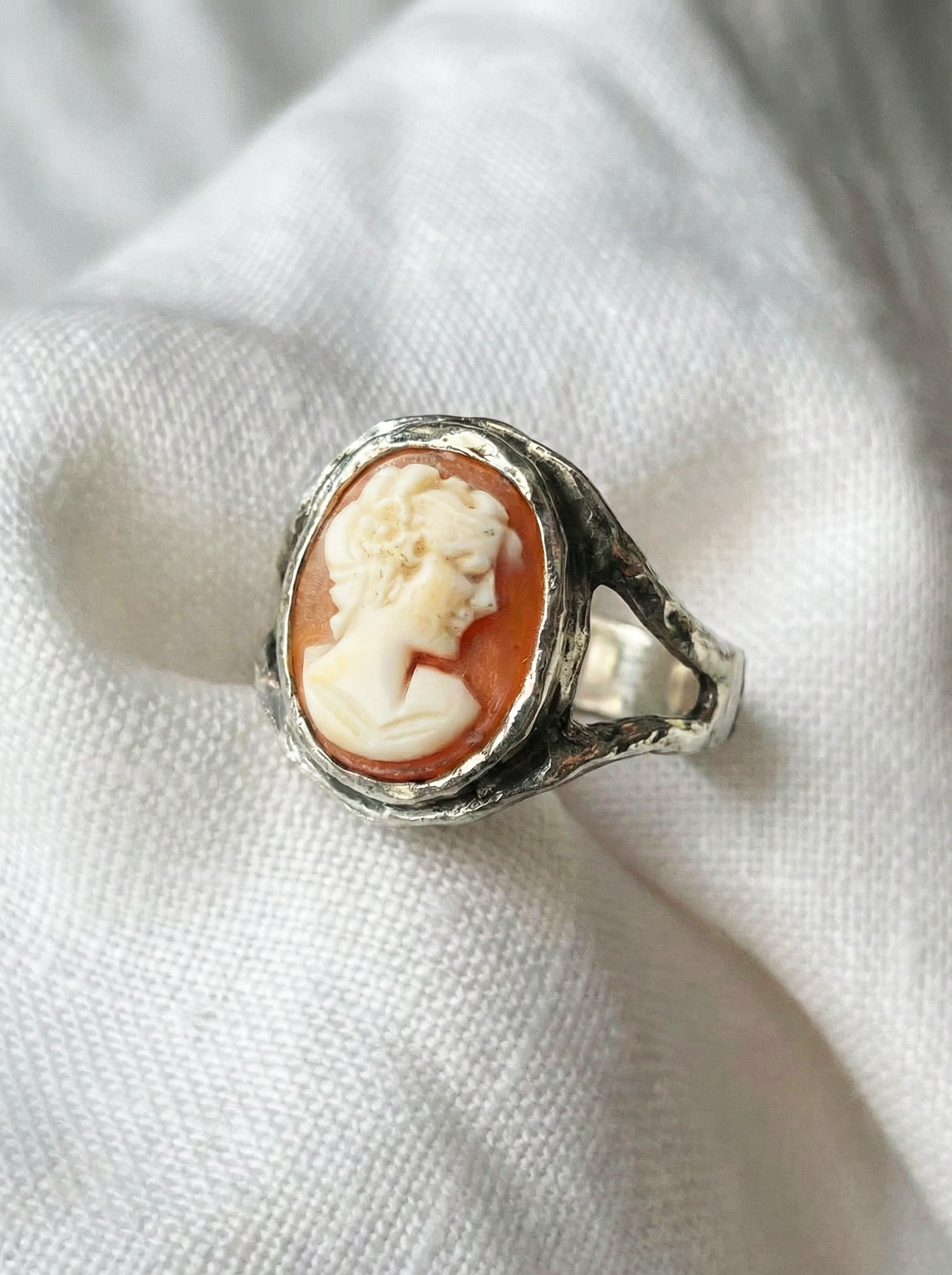 Aurelia Cameo Ring