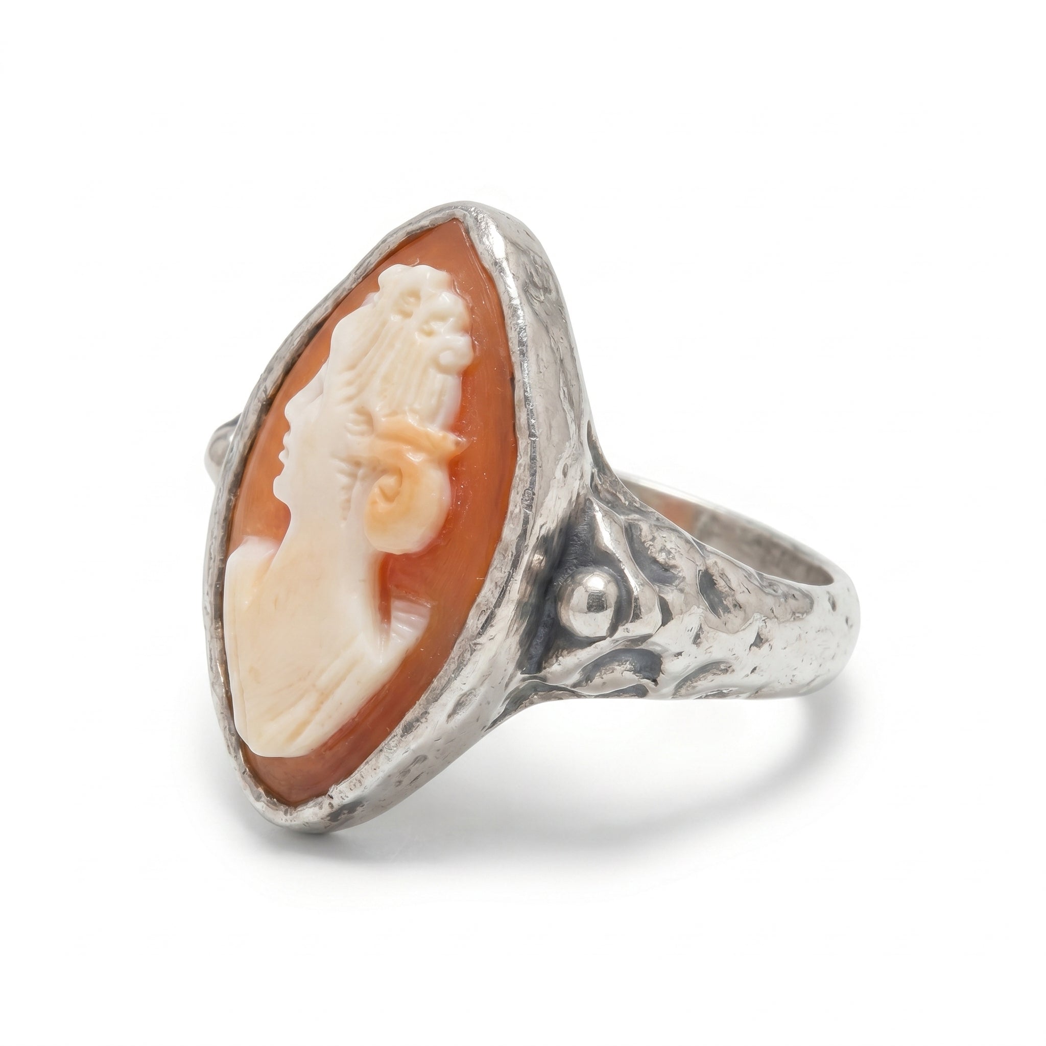 Domina Ring