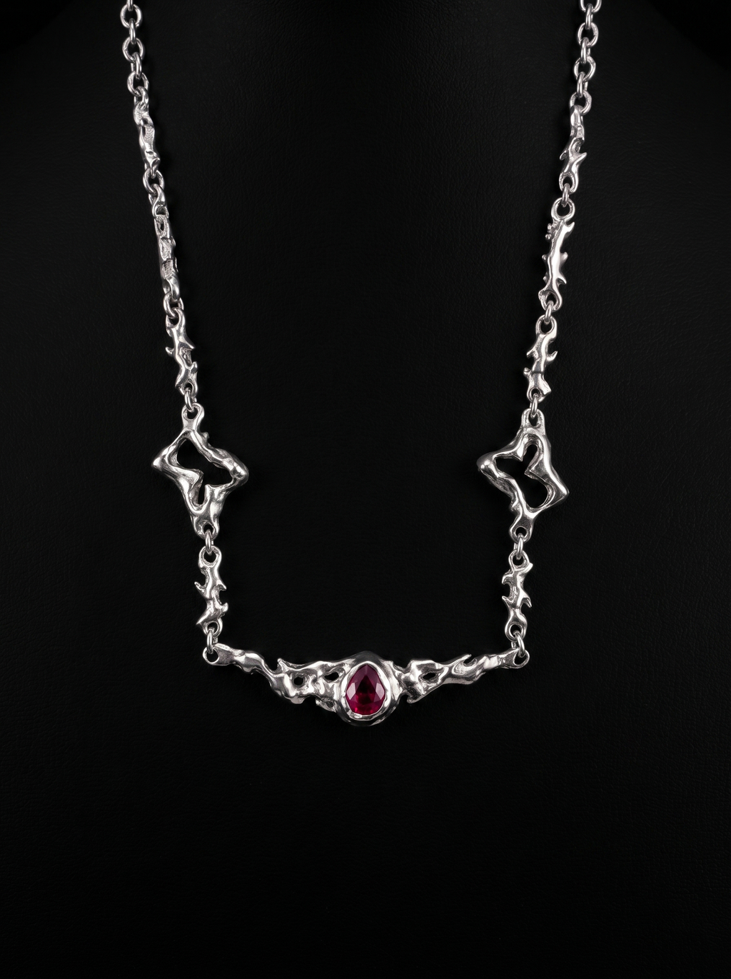 Vena Necklace